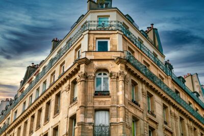 Acquisition locative à Paris pour une SCI professionnelle