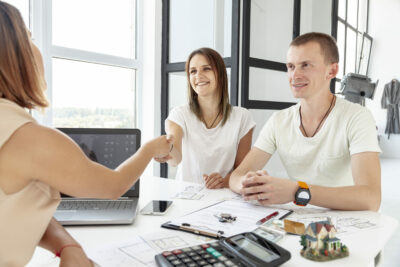 Exemple de financement : Acquisition locative et remboursement de prêt pour une SCI familiale 